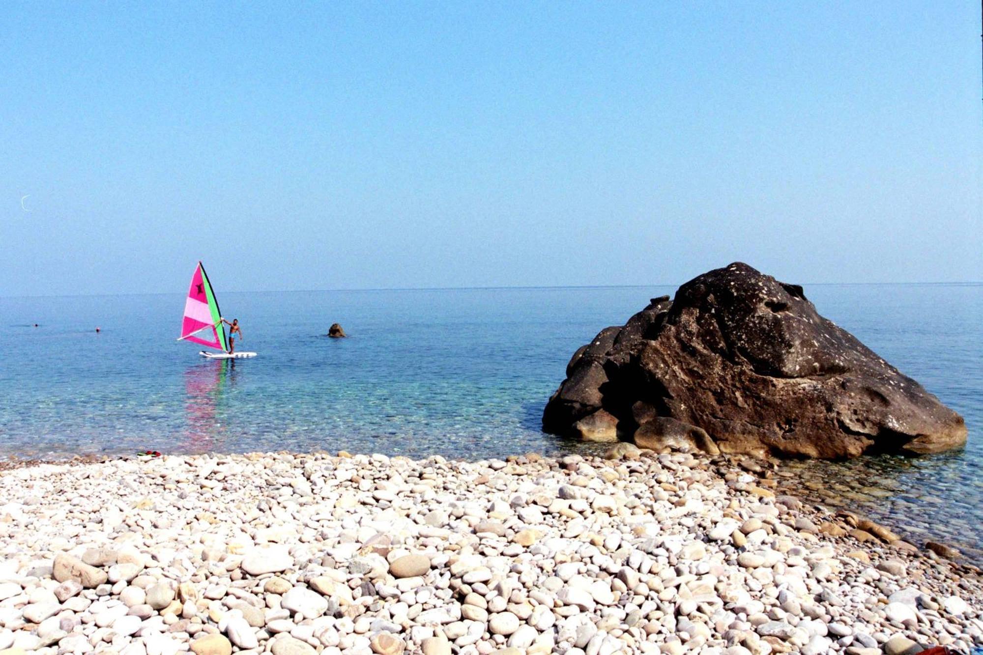 Camere & Case Vacanze Lo Scoglio Castel di Tusa Δωμάτιο φωτογραφία
