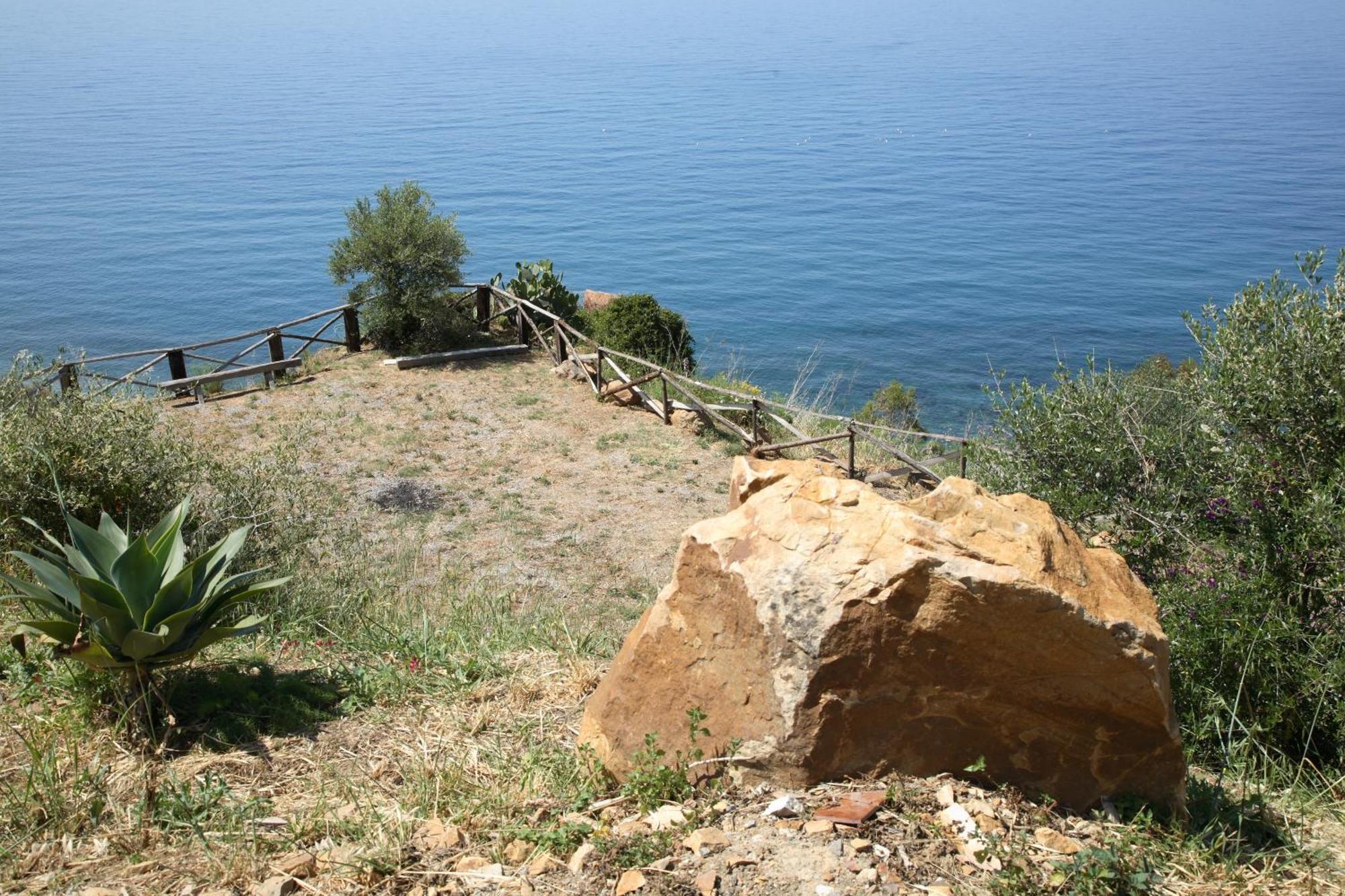 Camere & Case Vacanze Lo Scoglio Castel di Tusa Δωμάτιο φωτογραφία