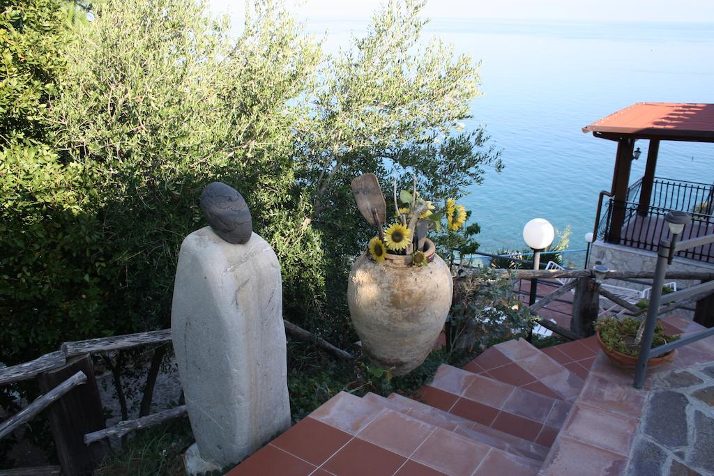 Camere & Case Vacanze Lo Scoglio Castel di Tusa Εξωτερικό φωτογραφία