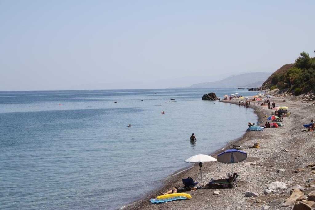 Camere & Case Vacanze Lo Scoglio Castel di Tusa Εξωτερικό φωτογραφία