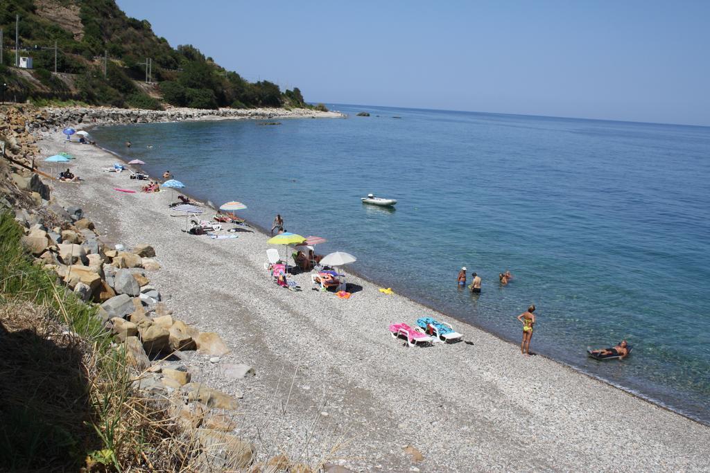 Camere & Case Vacanze Lo Scoglio Castel di Tusa Εξωτερικό φωτογραφία