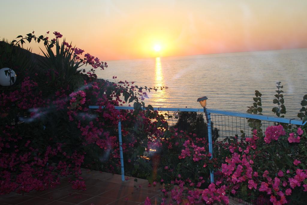 Camere & Case Vacanze Lo Scoglio Castel di Tusa Εξωτερικό φωτογραφία