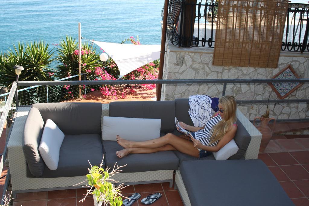 Camere & Case Vacanze Lo Scoglio Castel di Tusa Εξωτερικό φωτογραφία