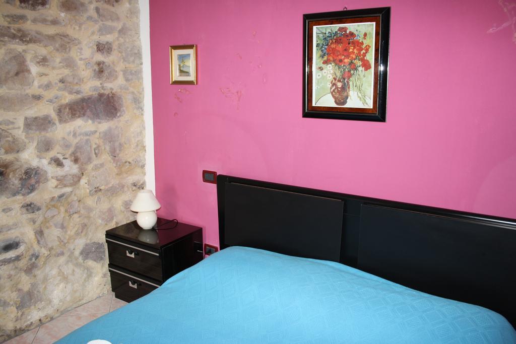 Camere & Case Vacanze Lo Scoglio Castel di Tusa Εξωτερικό φωτογραφία