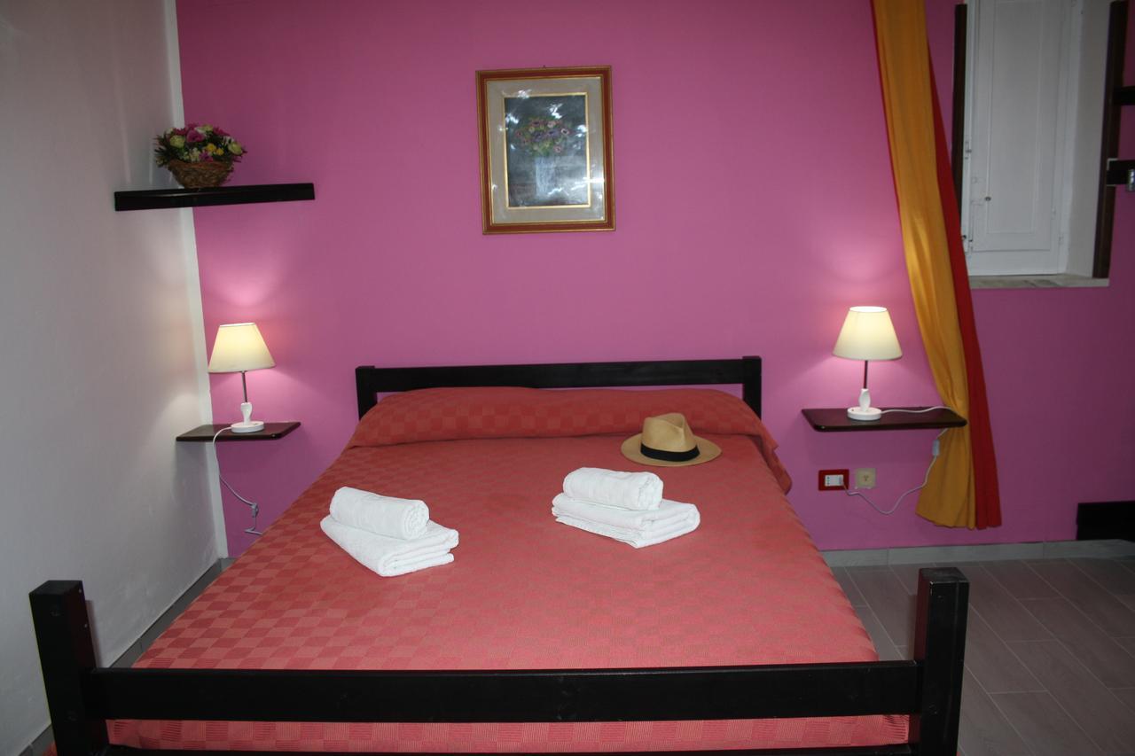 Camere & Case Vacanze Lo Scoglio Castel di Tusa Εξωτερικό φωτογραφία