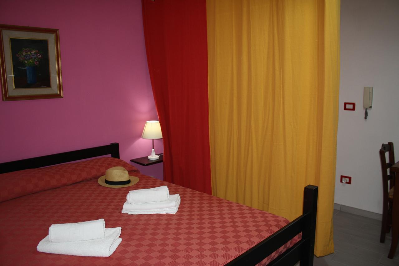 Camere & Case Vacanze Lo Scoglio Castel di Tusa Εξωτερικό φωτογραφία
