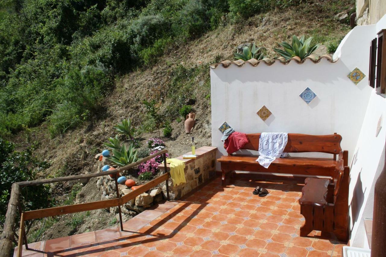 Camere & Case Vacanze Lo Scoglio Castel di Tusa Εξωτερικό φωτογραφία