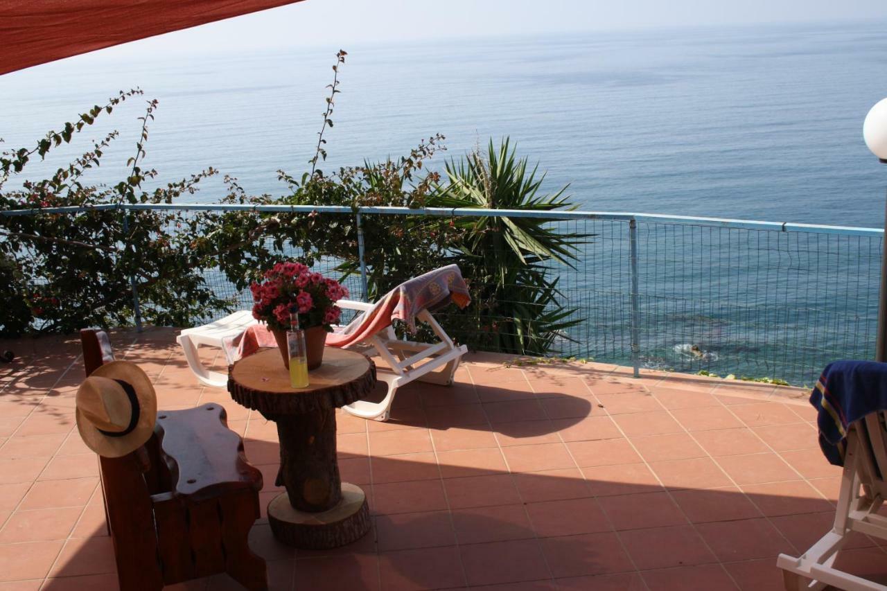 Camere & Case Vacanze Lo Scoglio Castel di Tusa Εξωτερικό φωτογραφία