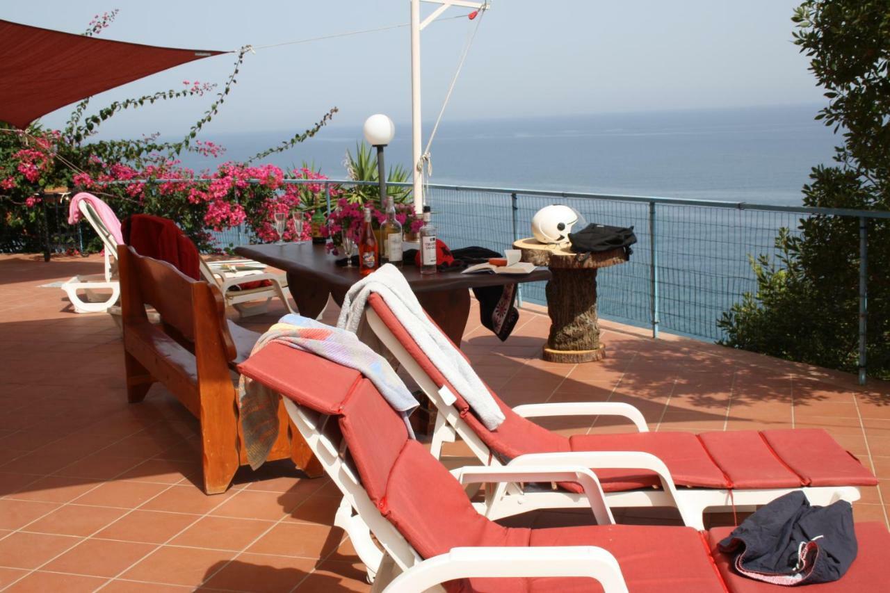 Camere & Case Vacanze Lo Scoglio Castel di Tusa Εξωτερικό φωτογραφία