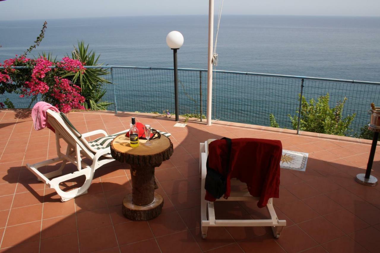 Camere & Case Vacanze Lo Scoglio Castel di Tusa Εξωτερικό φωτογραφία